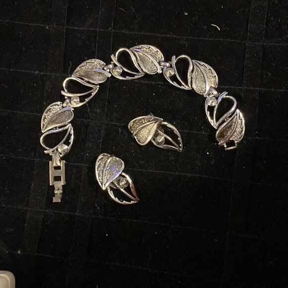 Vintage Marked Sarah Coventry Earrings and Bracelet Set - Picture 1 of 15